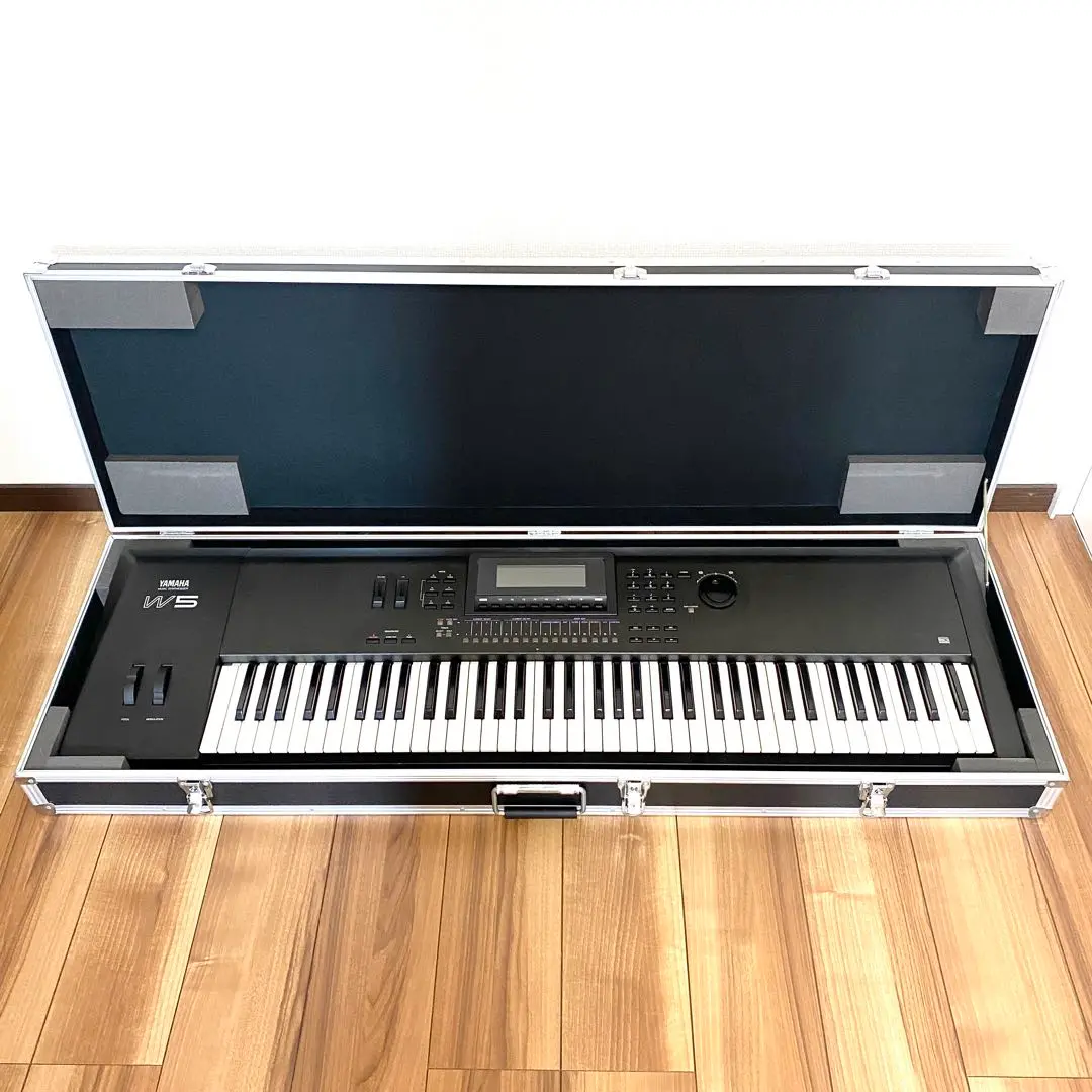 YAMAHA W5 ワークステーション　シンセサイザー　動作確認済み ステージキーボーディストのニーズに応える豊富な音色と