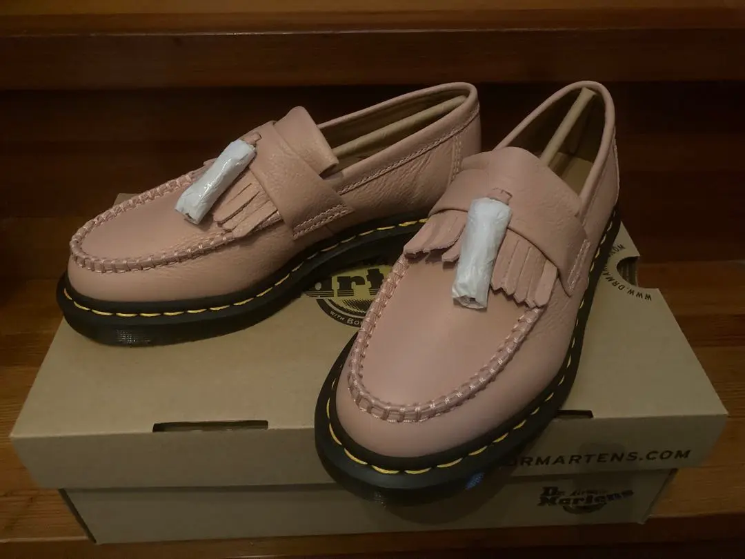 2025年最新】Dr.Martens カラー：ピンク系 ローファー・革靴の