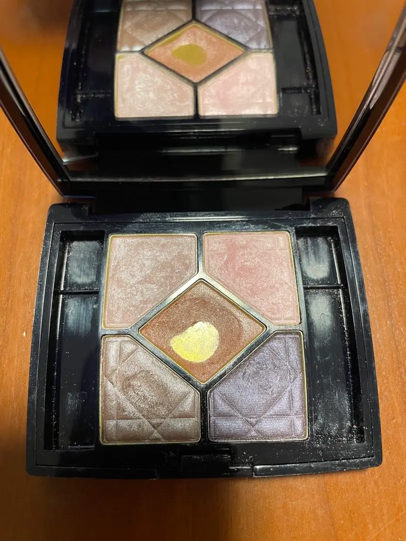 【使用少・美品】Diorサンククルール809 Petal Shineアイシャドウ ディオール / サンク クルール イリディセント 809 Petal Shine