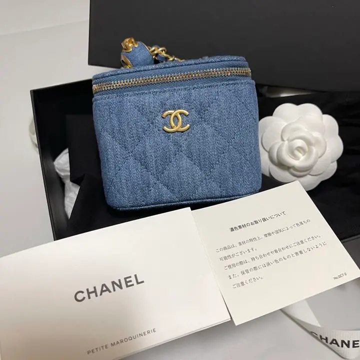 CHANEL シャネル スモール ヴァニティー ケース ブルー 2025年最新】CHANELスモールヴァニティケースの人気アイテム