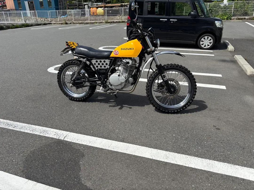 美品　グラストラッカー　フロントフェンダー　アルミ　vmx スクランブラー 美品 グラストラッカー フロントフェンダー アルミ vmx スクラン