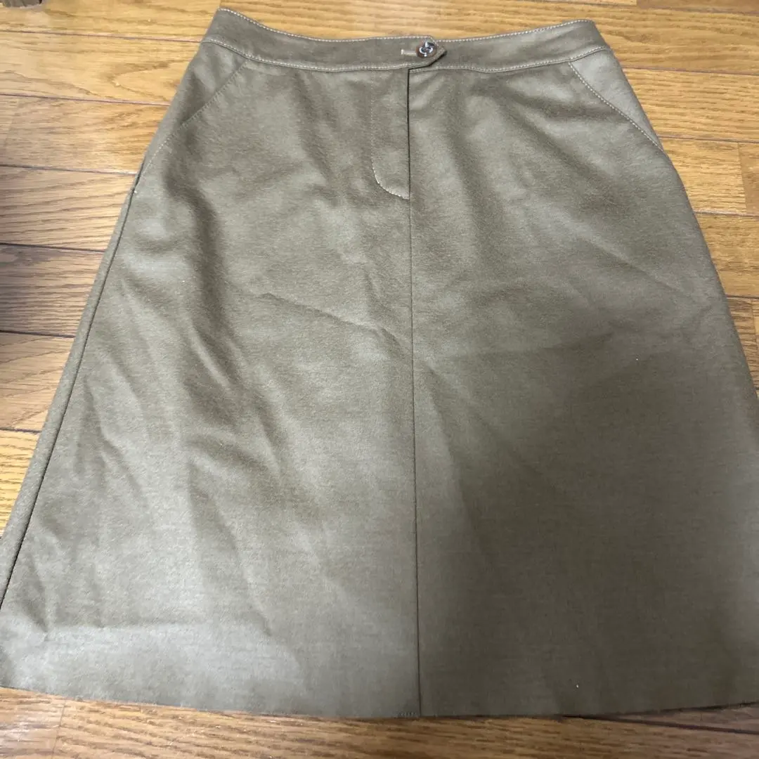 Thumbnail of Macintosh, camel color