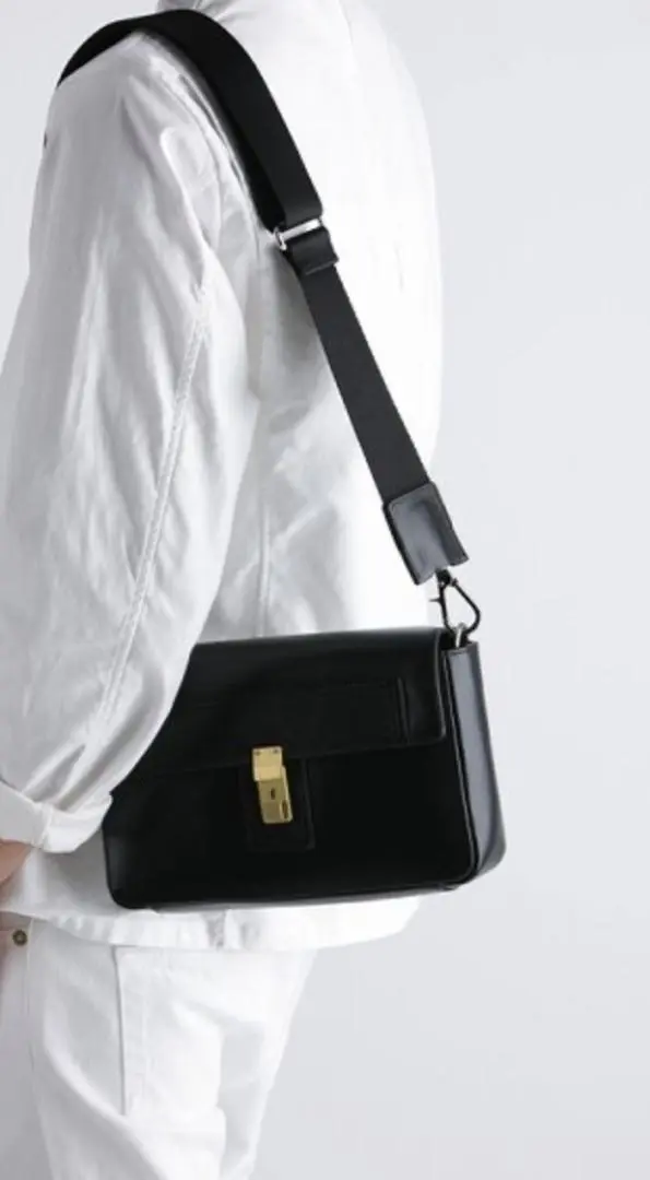 極美品/ithelicy/ショルダーバッグ/ハンドバッグ/2way/ ithelicy イザリシー 2way ショルダーバッグ 大容量 レザー 黒