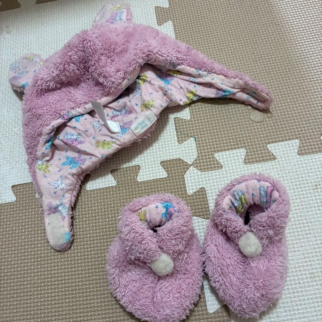Thumbnail of Pink bunny ear hat and foot set