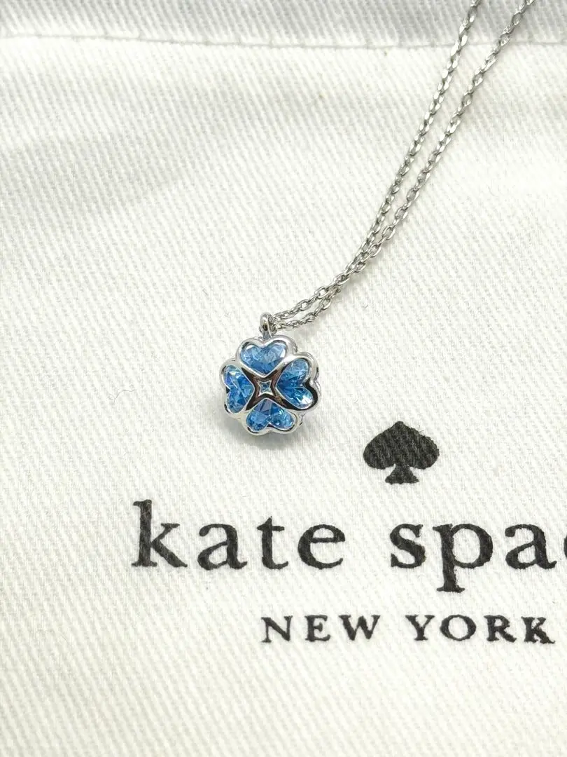 KATE SPADE パヴェクローバー ペンダント 国内直営*kate spade* パヴェ クローバー ペンダント