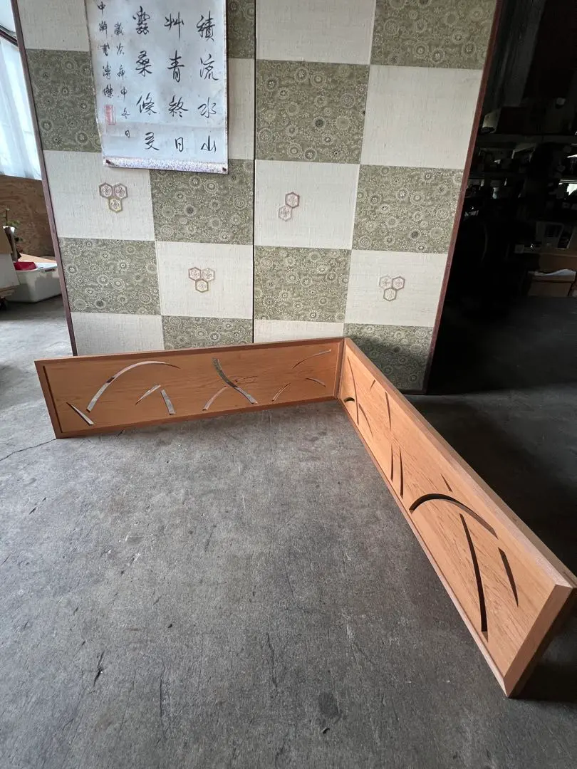 Thumbnail of Furo-saki (tea room screen) - Thousand-year-old cedar, Furo-saki byobu (screen), openwork, wooden, tea ceremony utensils, tea ceremony, partition, folding screen, wood carving, tea ceremony