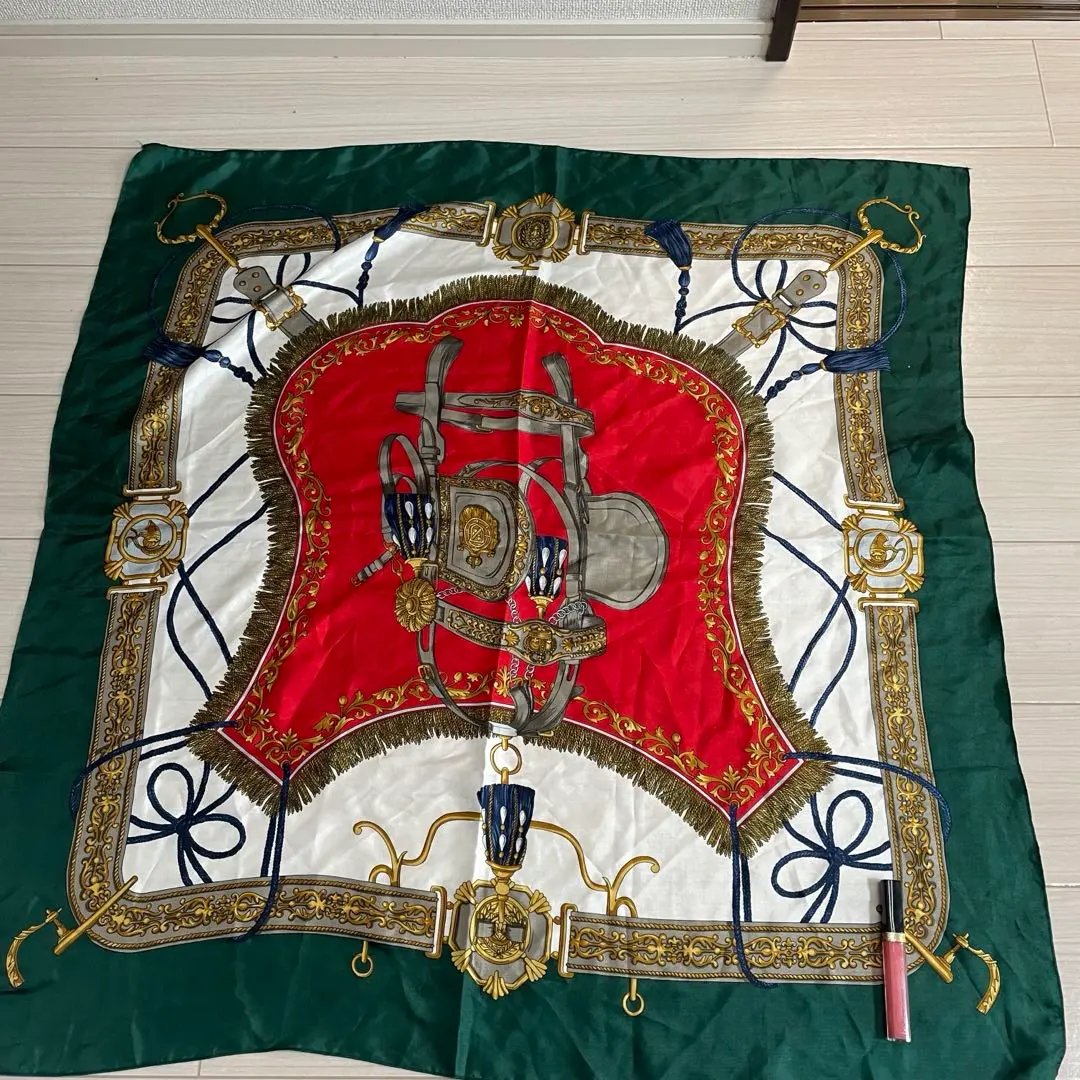 Thumbnail of ⭐️ Silk-like Green & Red Baroque Pattern Scarf Vintage Retro