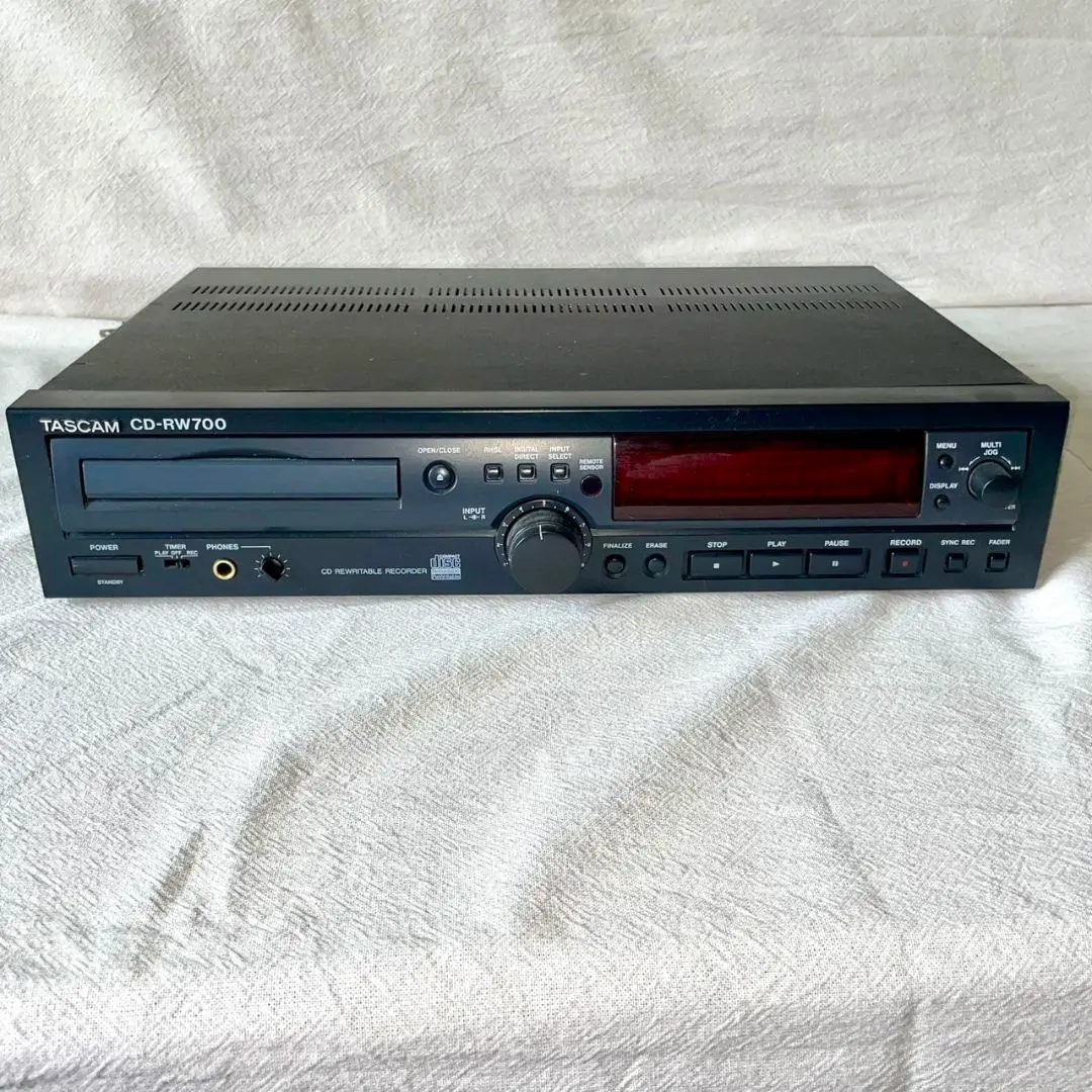 CD-RW700 | 業務用CDレコーダー | TASCAM (日本)