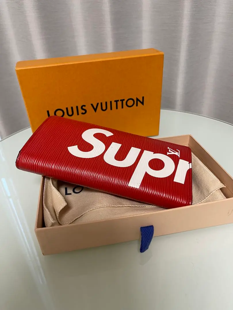 タケ LOUIS VUITTON Supremeコラボ 長財布 LOUIS VUITTON Supreme コラボ 長財布 - メルカリ
