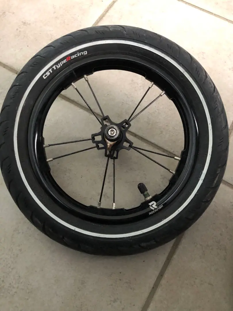 ランバイク　ホイール　中古　12インチ　ロックフィッシュ　タイヤ　スリックタイヤ ランバイクホイール中古12インチロックフィッシュタイヤスリック