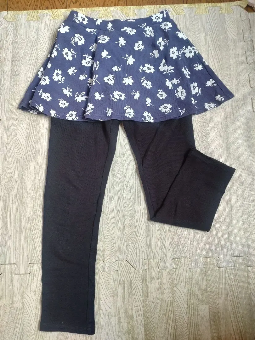 Thumbnail of Navy floral skirt & leggings set 130