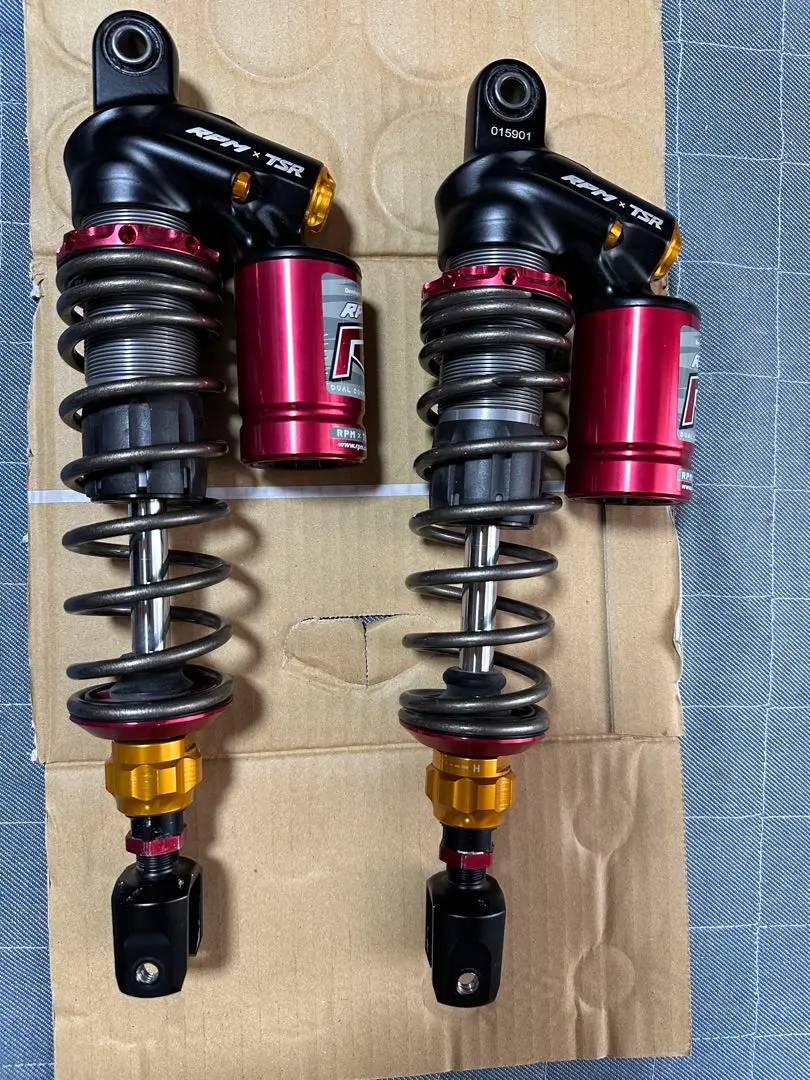 RPM Double R アジャスタブル リアサスペンション 330mm の