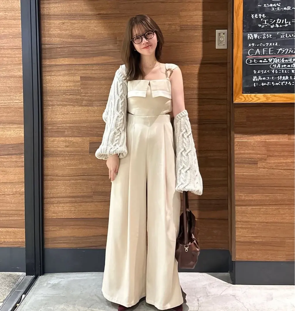 Thumbnail of Waist cut design combination