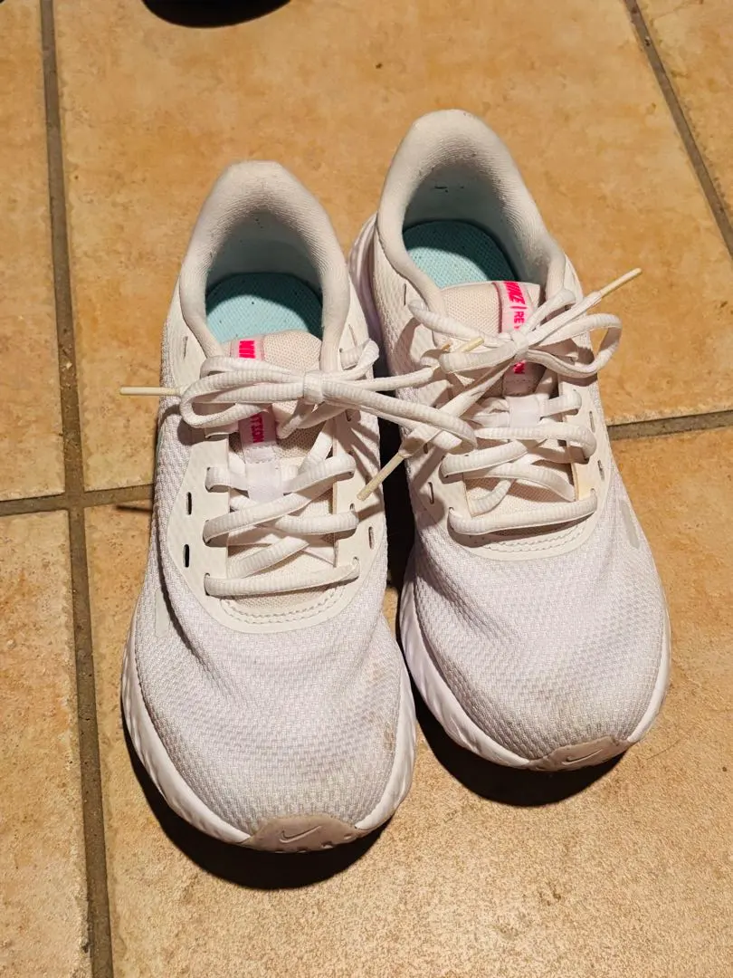 Nike 耐吉 運動鞋 白色 白 23cm US6 的縮圖