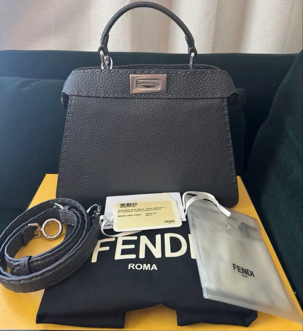 大幅値下げ♡FENDI・アイシーユー・スモール・セレリア・コルダ・グレージュ FENDI ピーカブー アイシーユー スモール セレリア イエロー