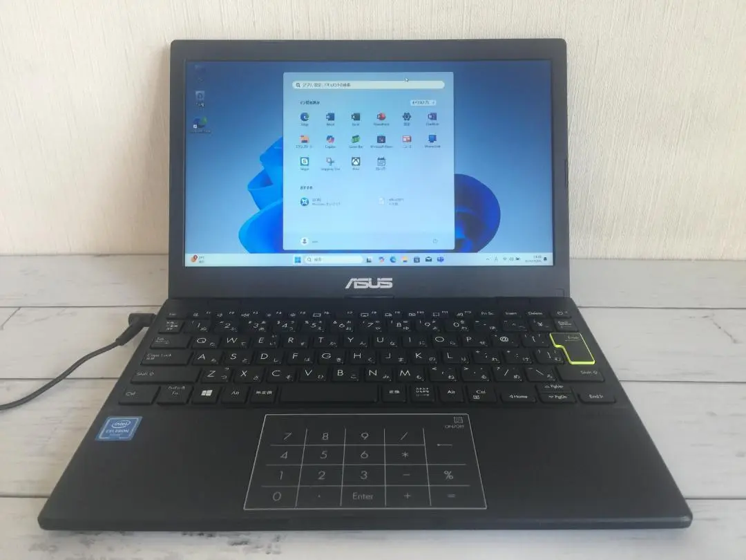 2025年最新】ASUS E210MAの人気アイテム - メルカリ