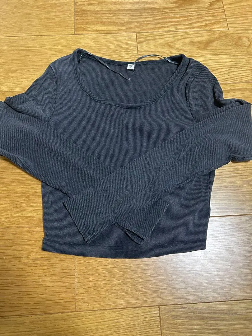 Thumbnail of Women's Top, Size M, GU