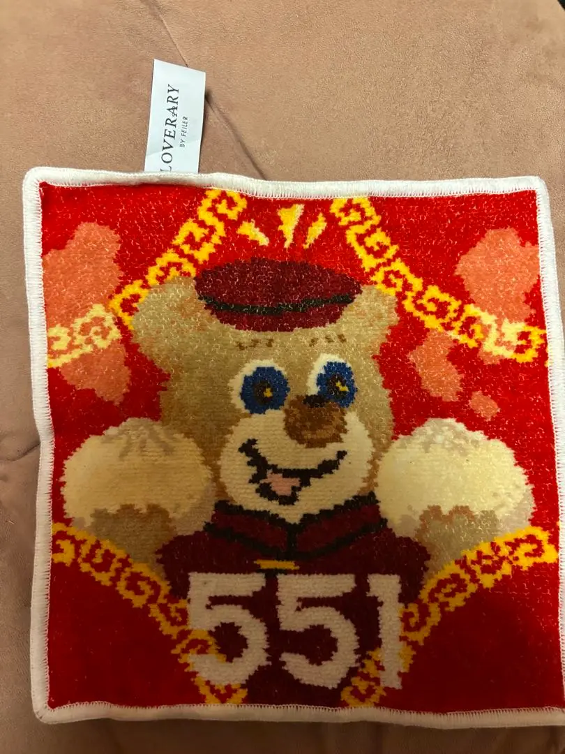 FEILER 551 コラボ限定入手困難品 551の豚まんがあるときー!! . 551とフェイラーのコラボ