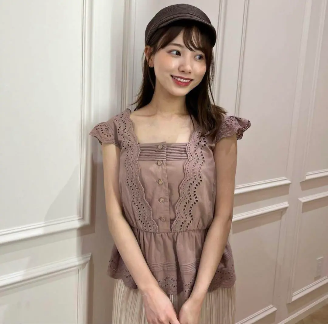 Her lip to - Herlipto Valencia Lace Top Mサイズ 2025年最新】valencia lace top herliptoの人気アイテム - メルカリ