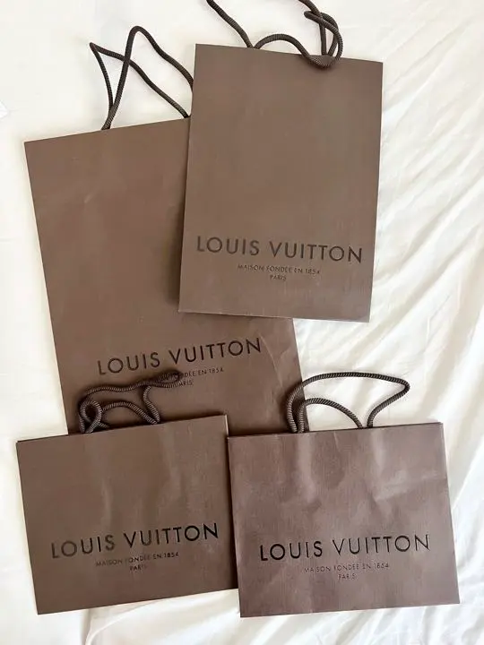 Thumbnail of Shopping bag