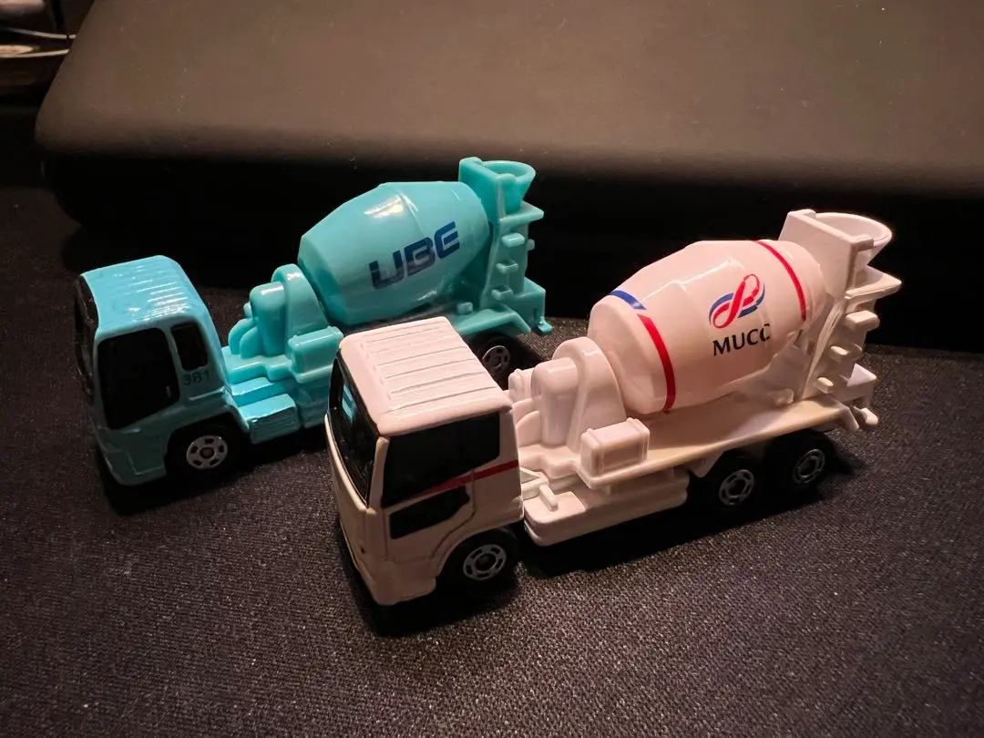 【非売品】トミカ　UBE三菱セメントミキサー車 Amazon.co.jp: UBE 三菱セメントミキサー車 トミカ : おもちゃ