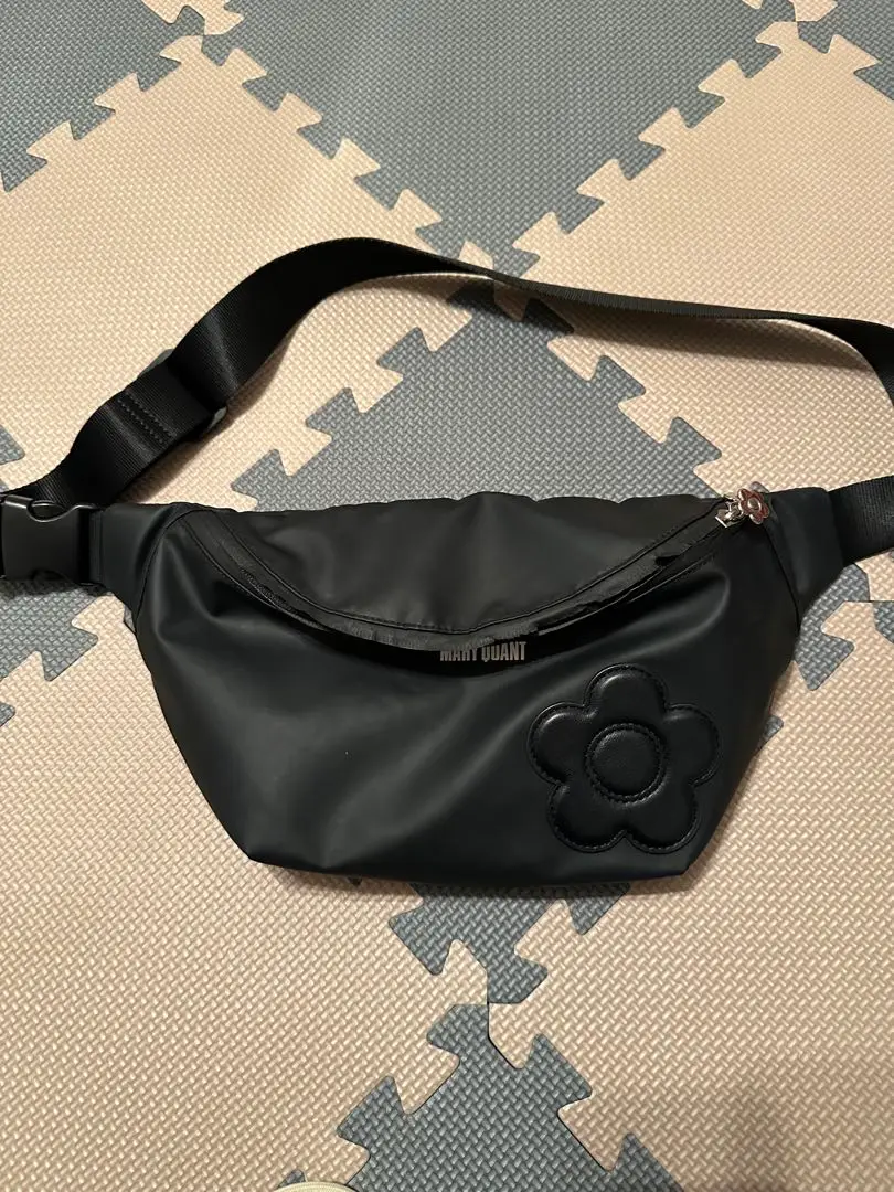 2025年最新】MARY QUANT カラー：ブラック系 ボディバッグ
