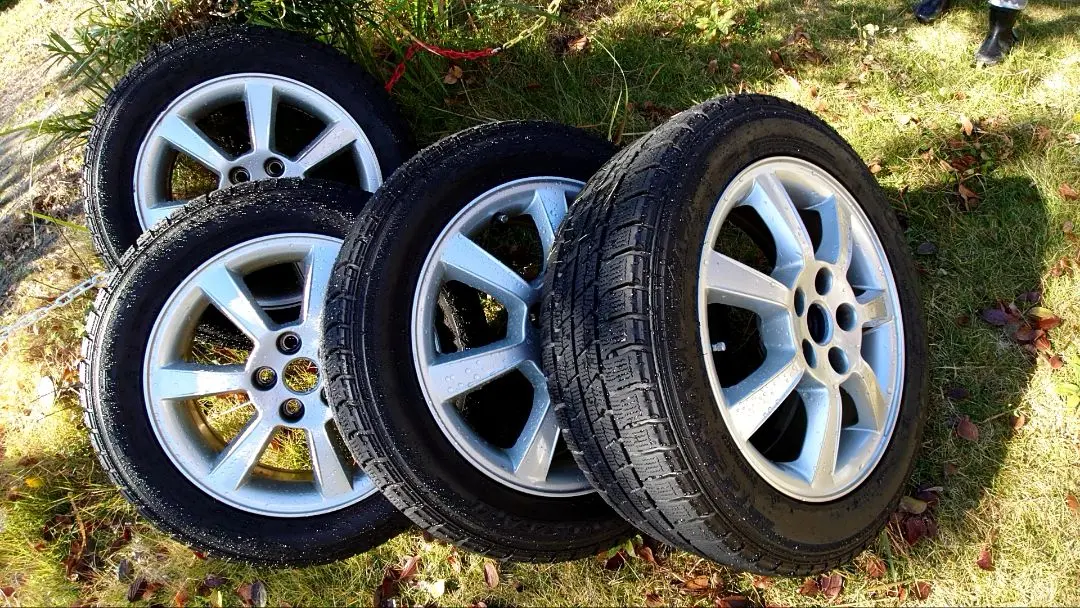 売り切り　JAGUAR　Fタイプ　純正　19インチ　タイヤ&ホイール4本 正規品】ジャガー Fタイプ 純正 19in 8.5J +49 PCD108 ホイール4