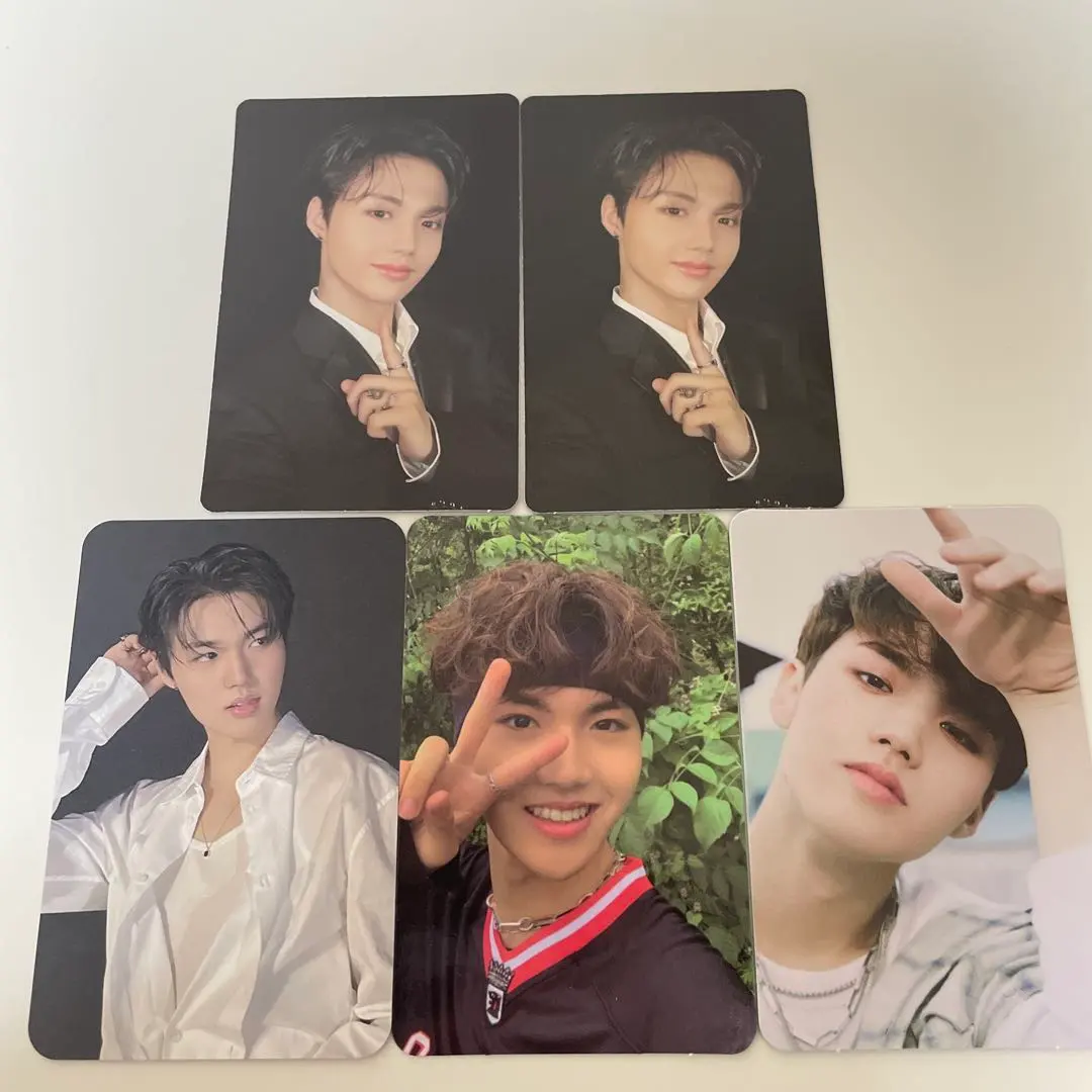 Thumbnail of Doyoung TREASURE Trading Card Collection