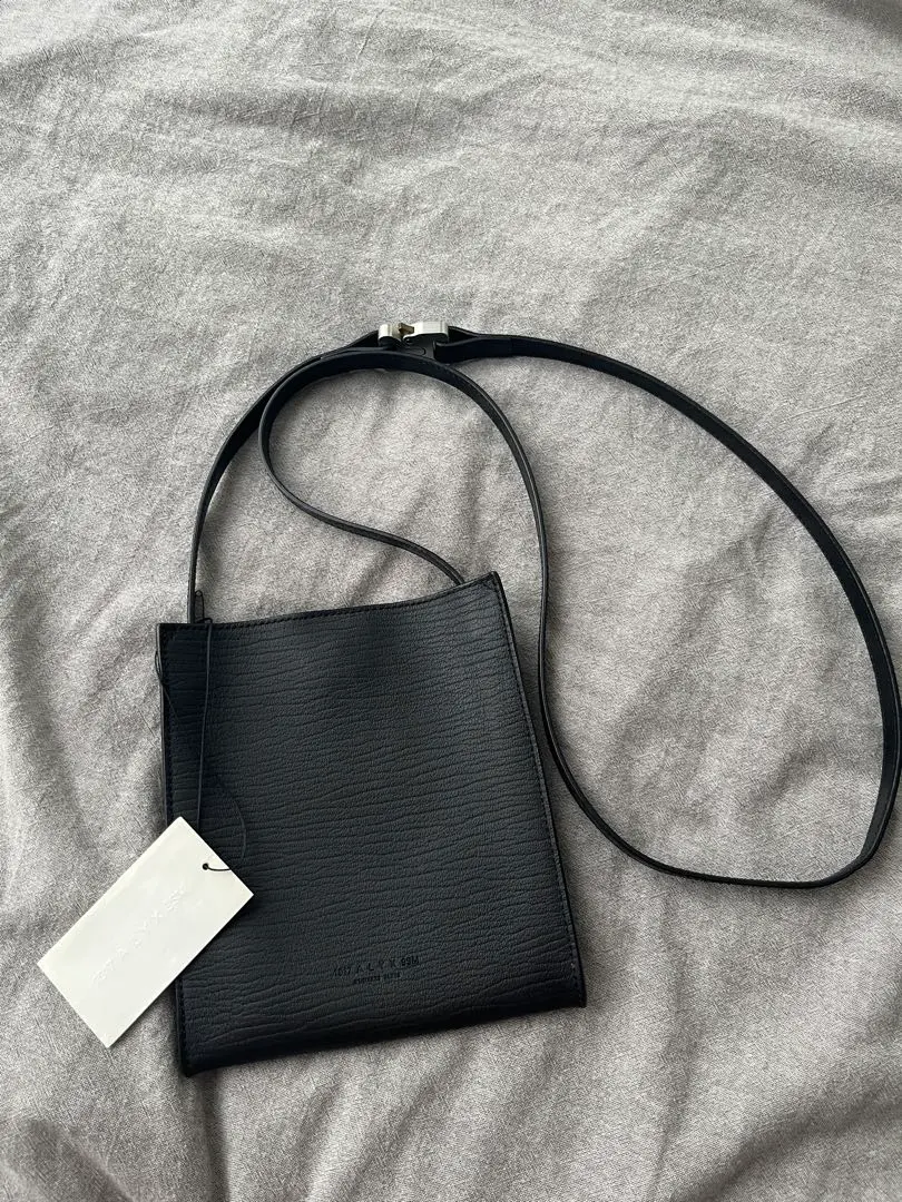 s*様 ALYX 9SM PASSPORT BAG アリクス　ショルダーバッグ S@ ALYX 9SM PASSPORT BAG アリクス ショルダーバック - メルカリ