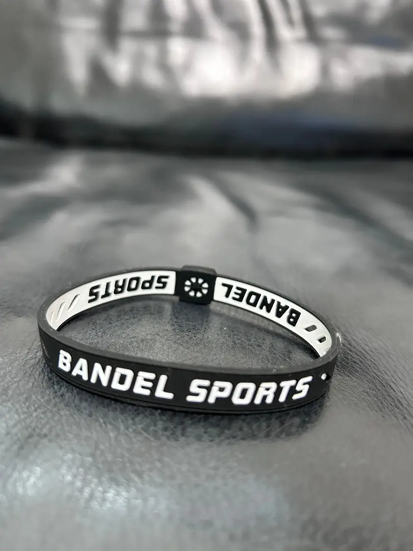 バンデル リバーシブル ブレスレット 各1800円〜3800円 Amazon | BANDEL(バンデル) ブレスレット リバーシブル ダーク