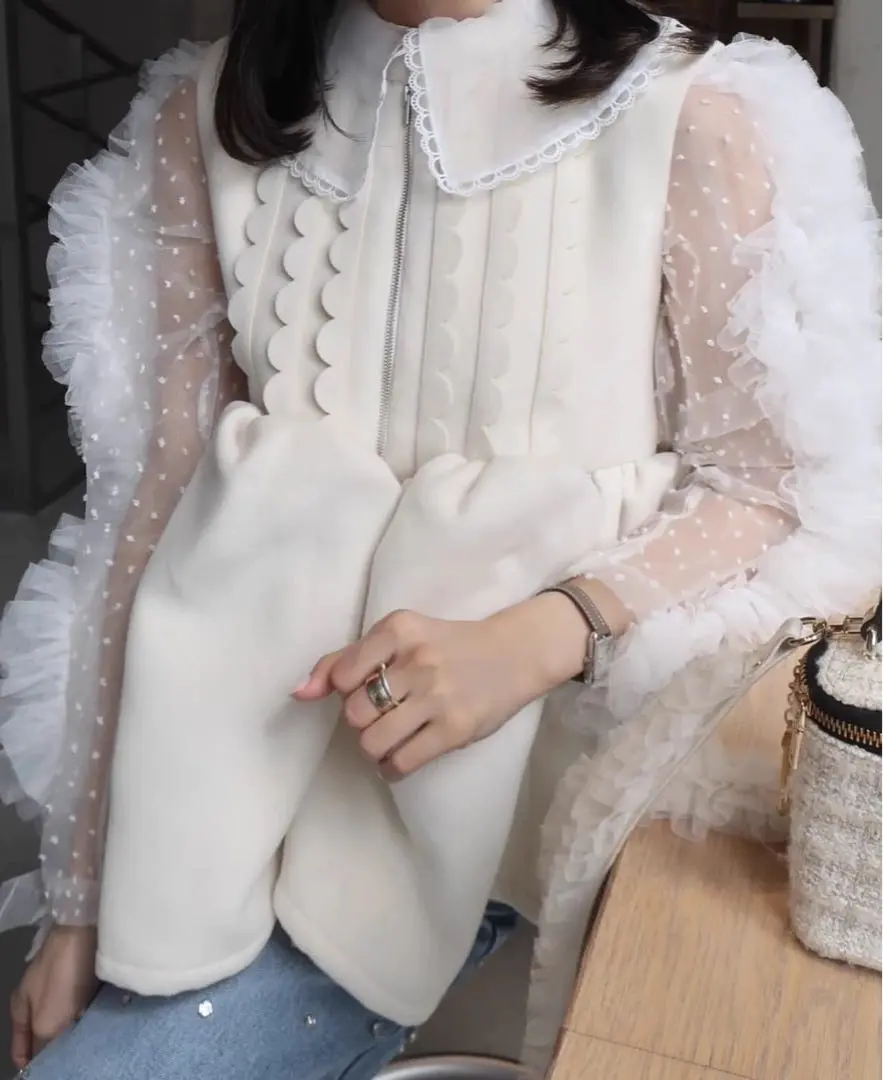 2025年最新】Angie sleeveless jacketの人気アイテム - メルカリ