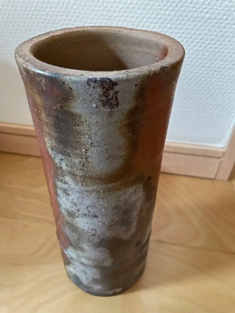 花器 棕色 花瓶 的縮圖