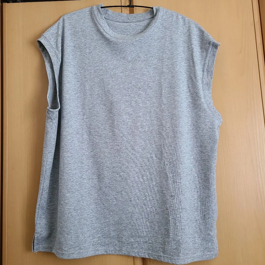 Thumbnail of Unworn Sleeveless Top, Size M, Gray