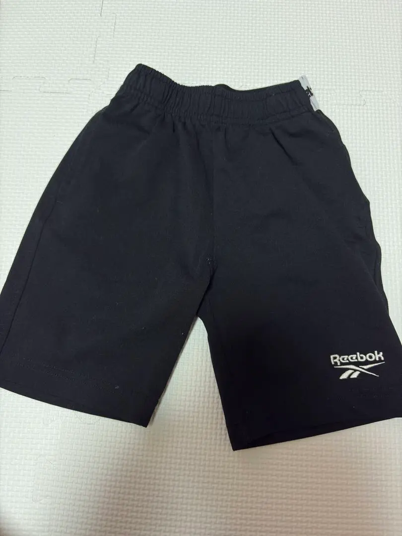 Thumbnail of Reebok pants 100