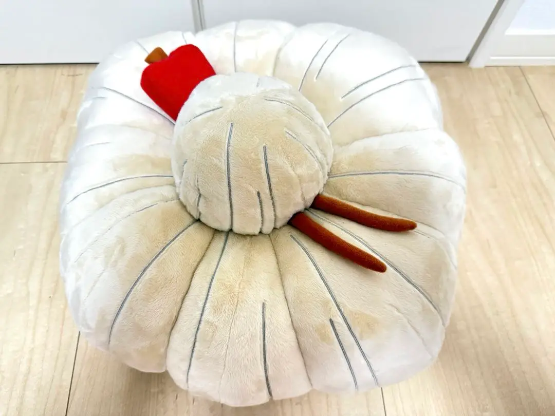 新品未使用　湯婆婆　クッション　頭 Amazon.co.jp: ジブリパーク限定 千と 千尋 湯婆婆 クッション