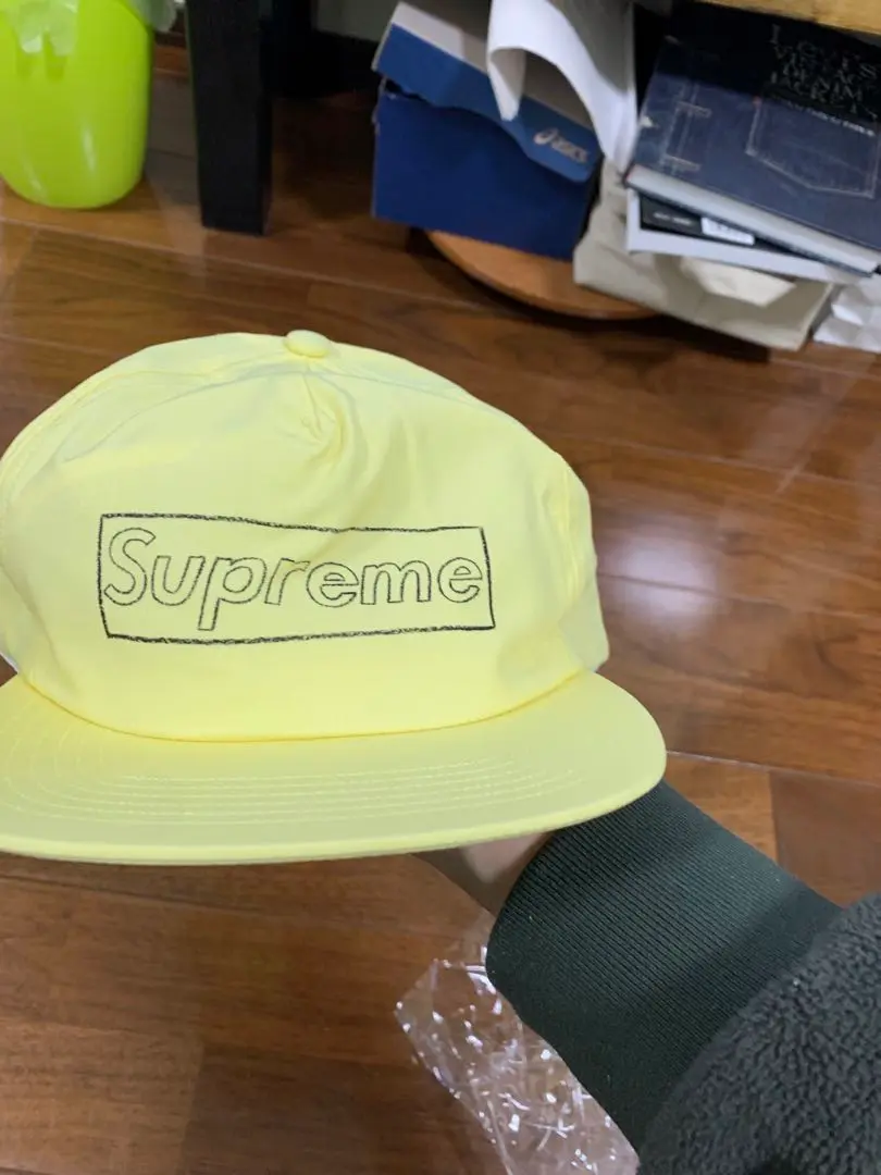 2025年最新】supreme kaws キャップの人気アイテム - メルカリ