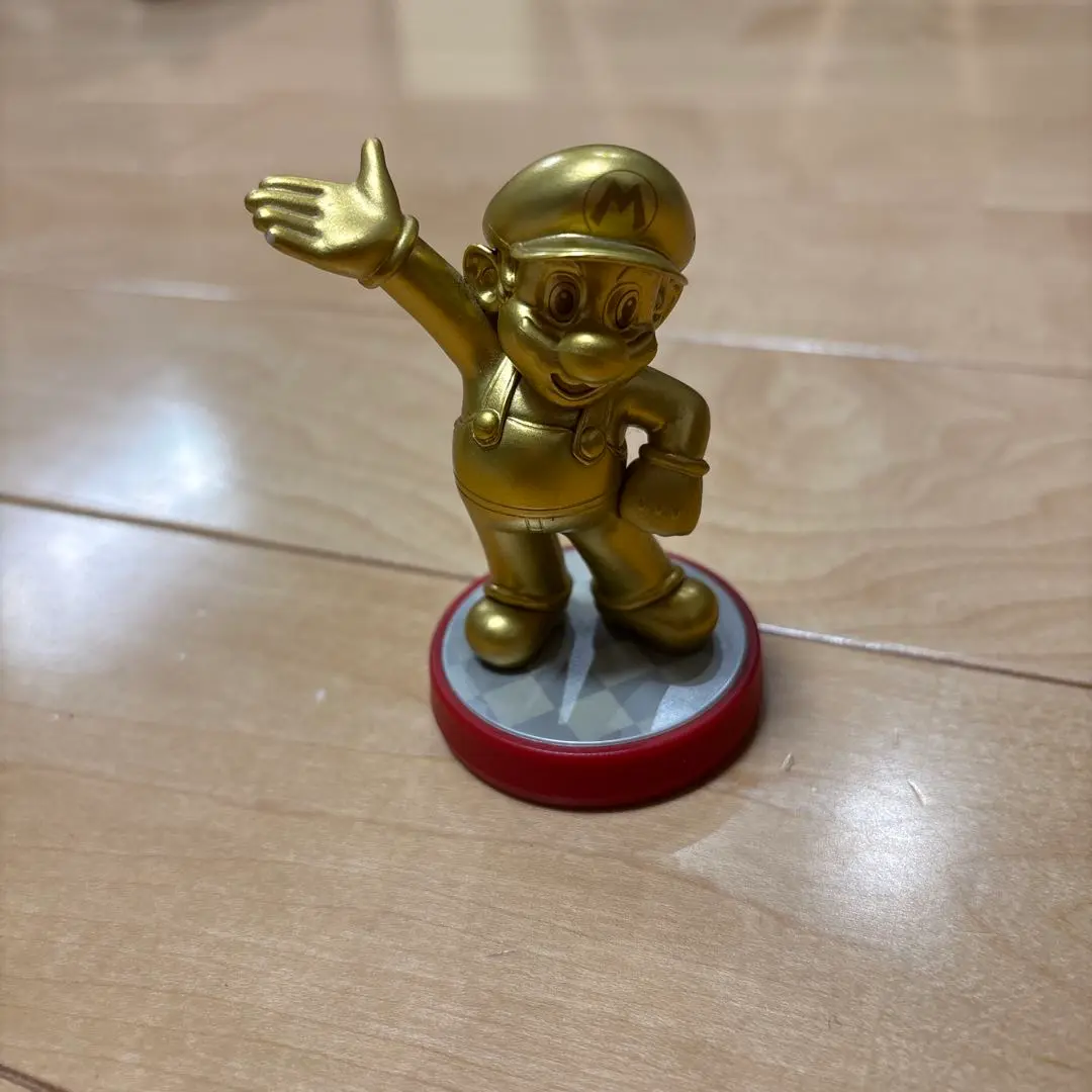 任天堂 - amiibo マリオ　ゴールドvar. amiibo「マリオ」【ゴールドVer.】発売中！ | トピックス | Nintendo