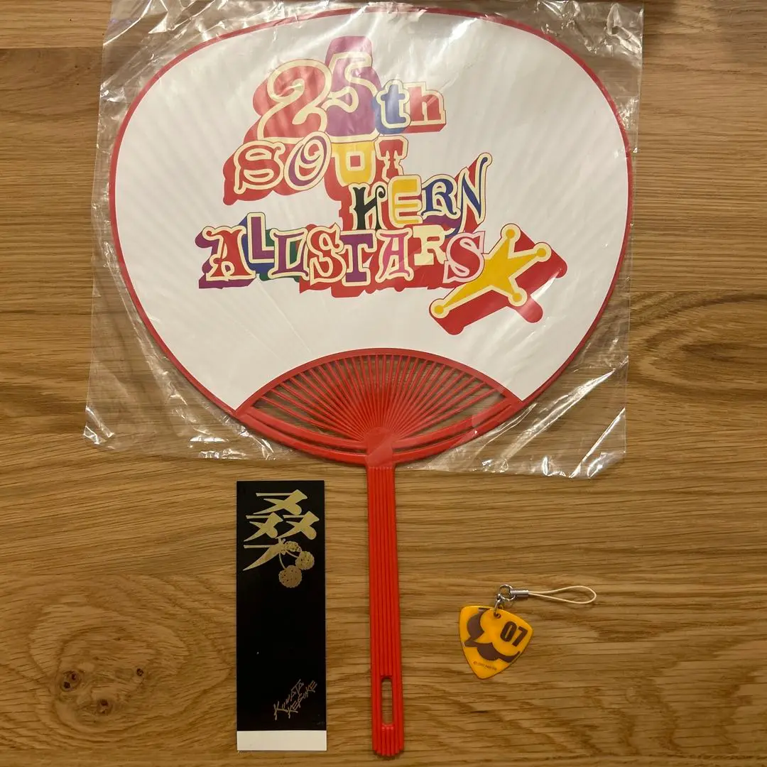 サザンオールスターズ 非売品　ギターピック2種 Yahoo!オークション -「桑田佳祐 ピック」(タレントグッズ) の