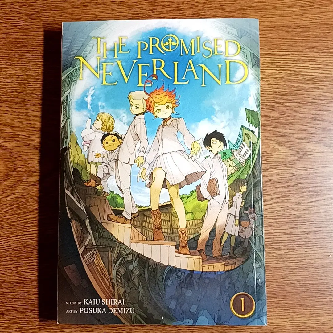 約束のネバーランド 英語版 1-8巻 約束のネバーランド 英語版 1-8巻 約束のネバーランド 英語版 1-8巻