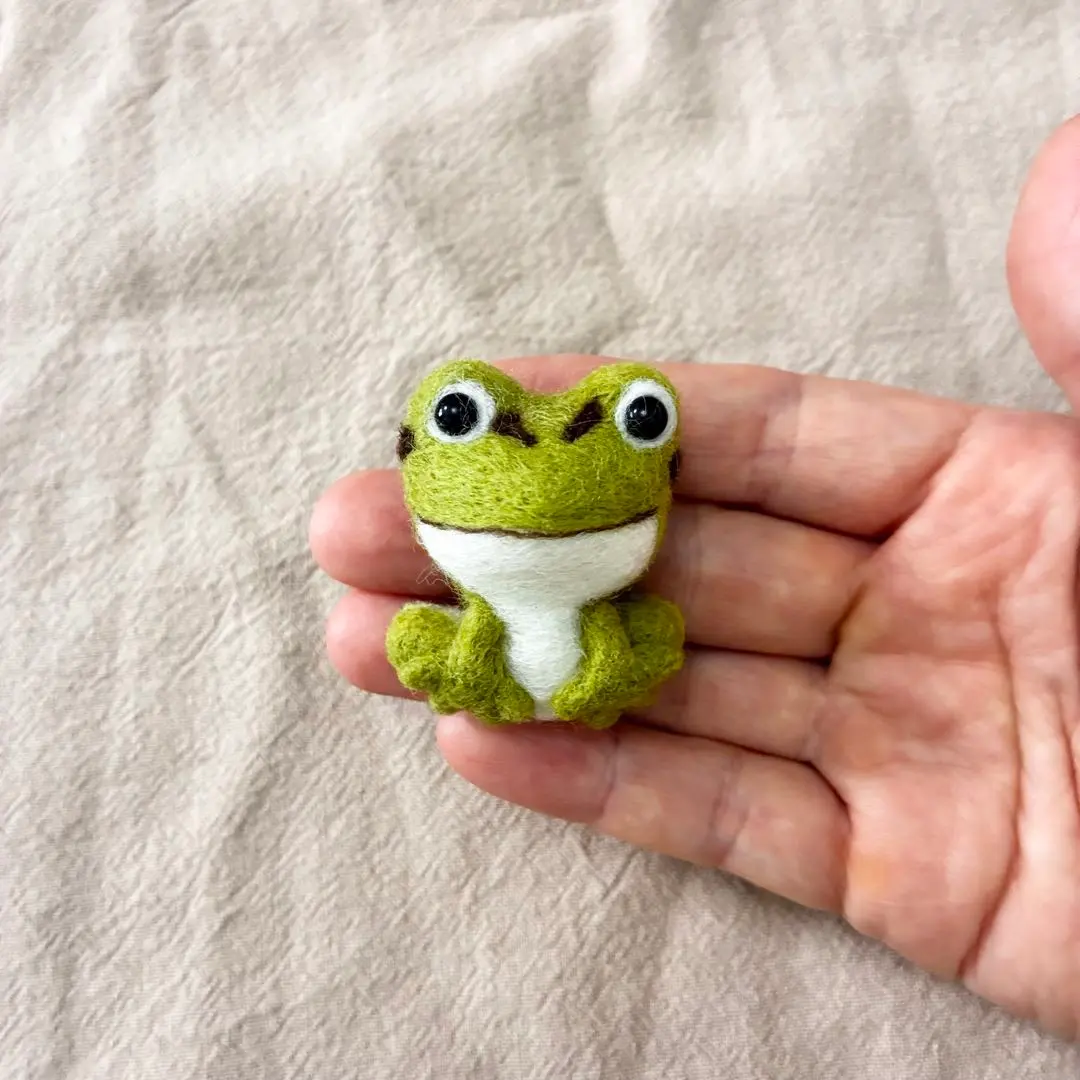 Thumbnail of Matcha frog brooch