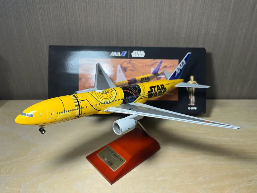 さわっぴ　ANA STAR WARS C-3PO 1:200 飛行機　模型 1/200 B777-200ER ANA STAR WARS/スターウォーズ C-3PO JA743A