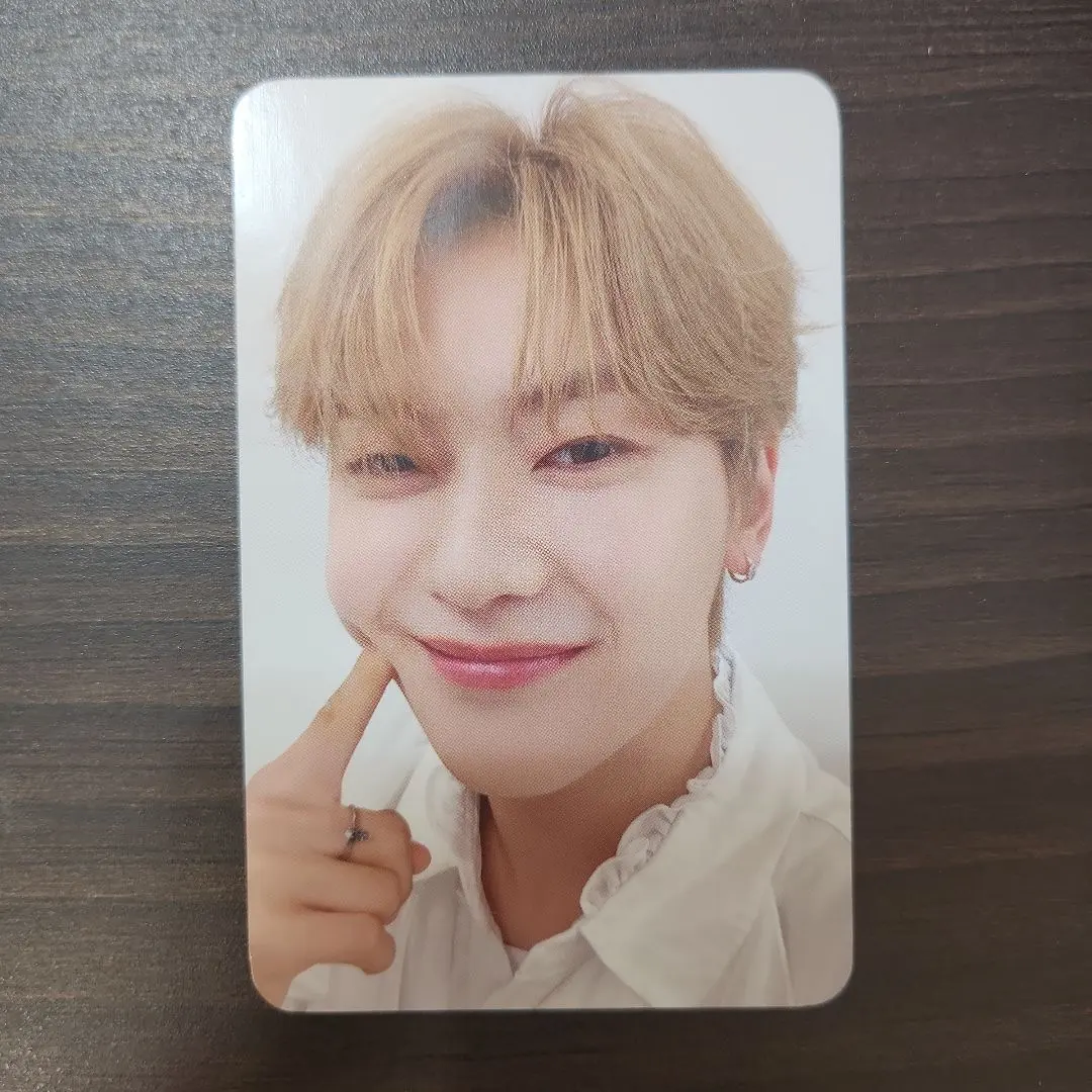 Thumbnail of ZB1 Pop-up Trading Card - Matthew