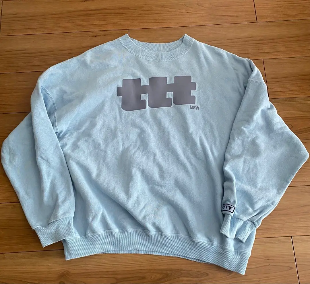 新品》TTT MSW 刺繍 クルー ネック スエット トレーナー 短丈 グレー クルーネックトレーナー（TRIAL刺繍） – Room&Out
