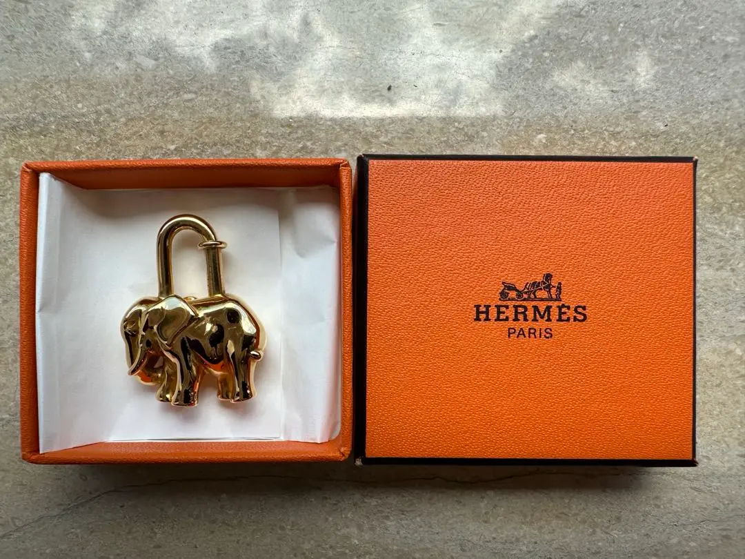 エルメスカデナ限定品、お値下げ希少カデナチャーム美品　エレファントゴールド 楽天市場】HERMES エルメス カデナ チャーム ペンダント トップ