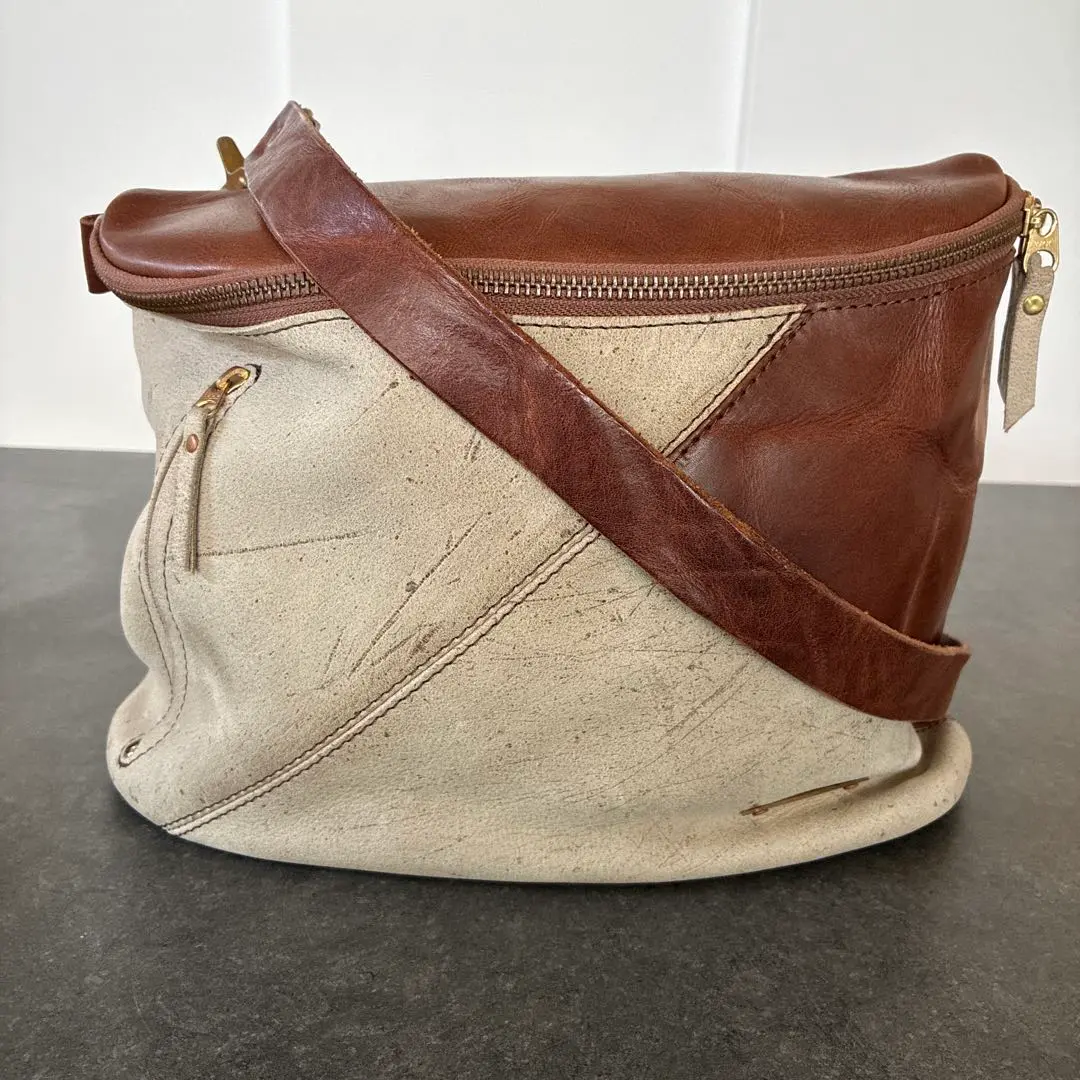 Ryu バッグ　ショルダーバッグ　メッセンジャーバッグ　レザー Ryu] MESSENGER BAG (M) | Ryu(リュウ)公式ECサイト／Wath'z
