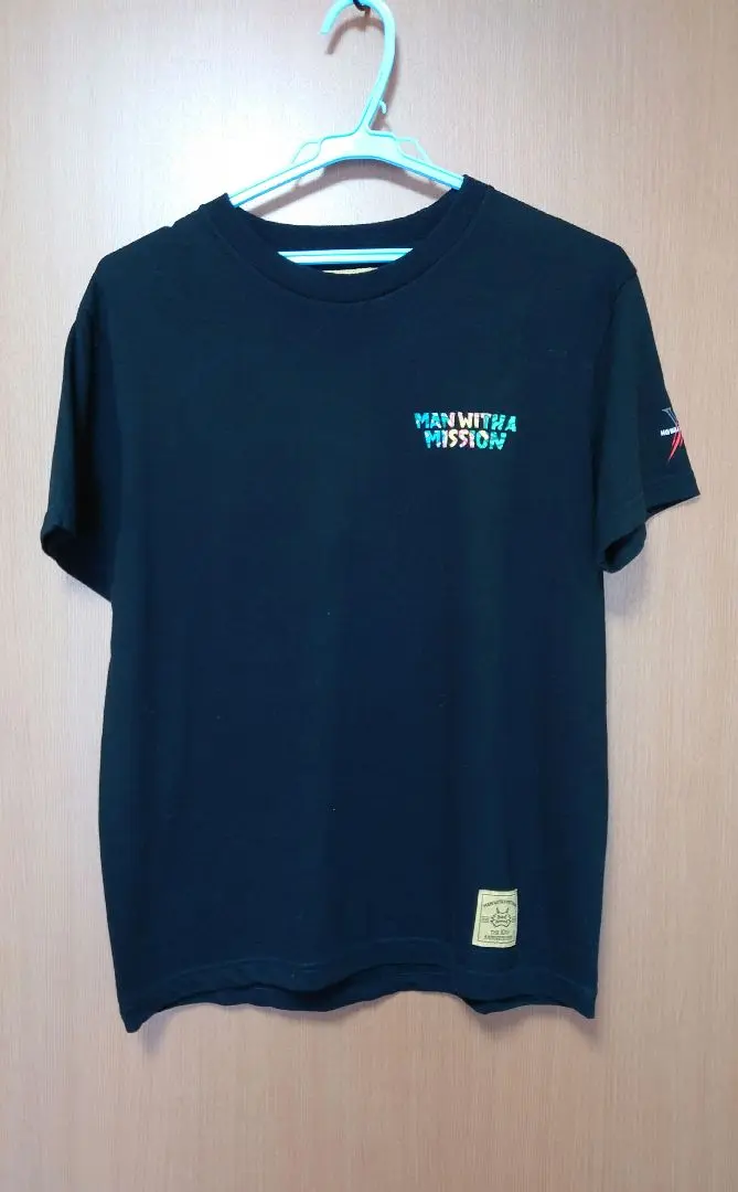 マンウィズ　10周年　メモリアルTシャツ Amazon.co.jp: マンウィズ MAN WITH A MISSION 10周年