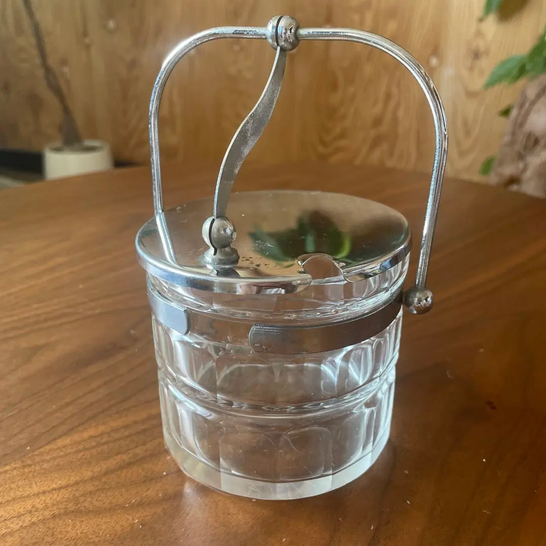 Thumbnail of Sugar bowl, sugar pot, cafe