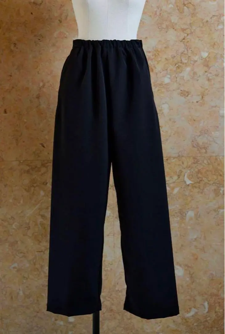 MEER. MAT SATIN RELAX PANTS ホワイト MEER. MAT SATIN RELAX PANTS 白 メーア