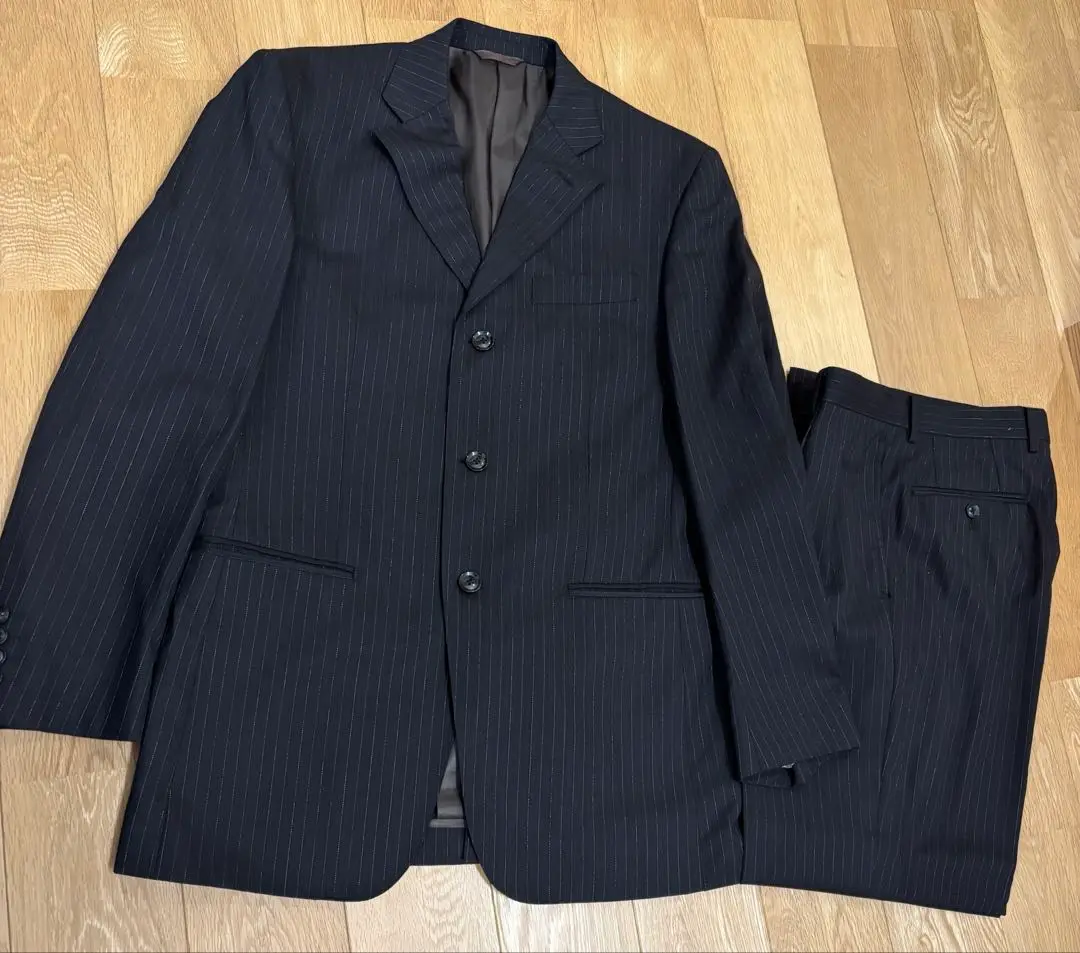 未使用級！ カンサイマン コレクション スーツ ネイビー 紺色 ストライプ CLASSICO TAPERED】【秋冬】2釦シングルスーツ 1タック/ネイビー
