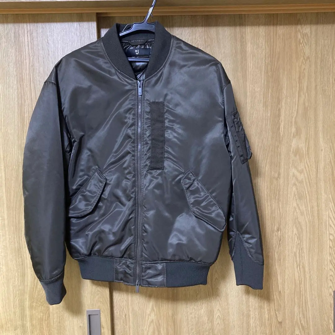 UNIQLO + J 混合羽絨外套 MA-1 飛行夾克 的縮圖